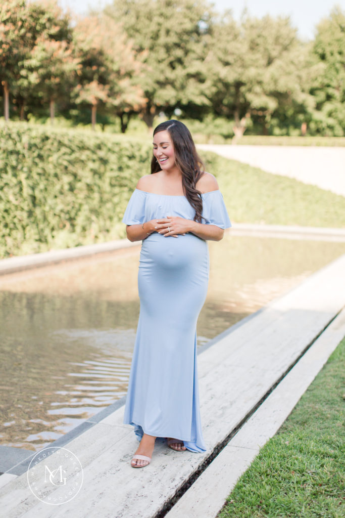 Outdoor maternity session